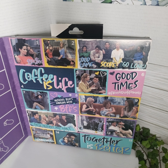 Friends 15 Days of Socks Set Advent Calendar Child Size M New - Picture 5 of 9